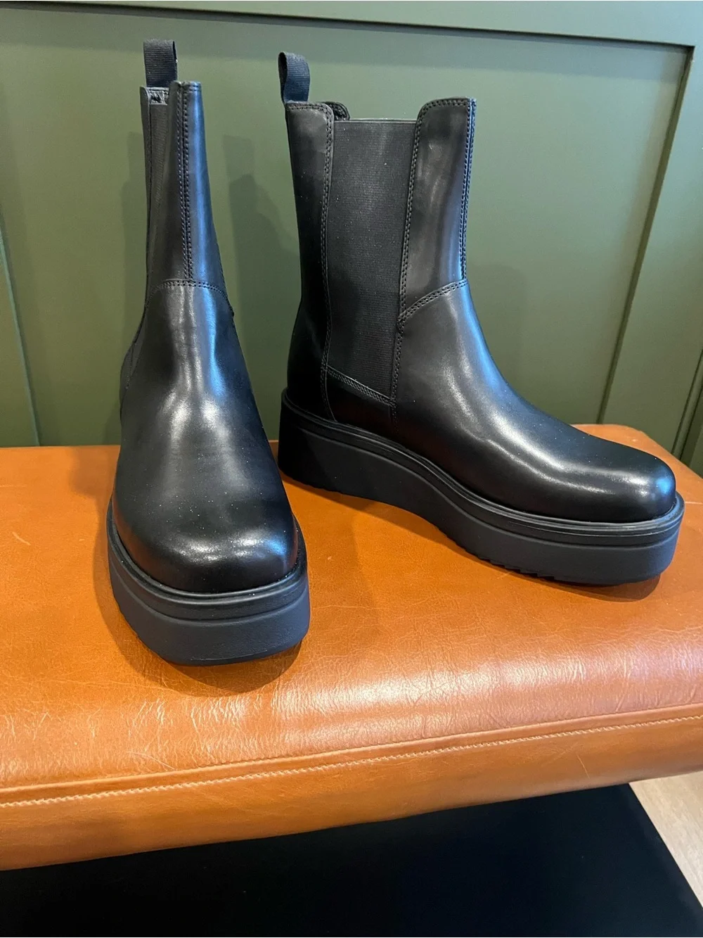 Vagabond sleek black